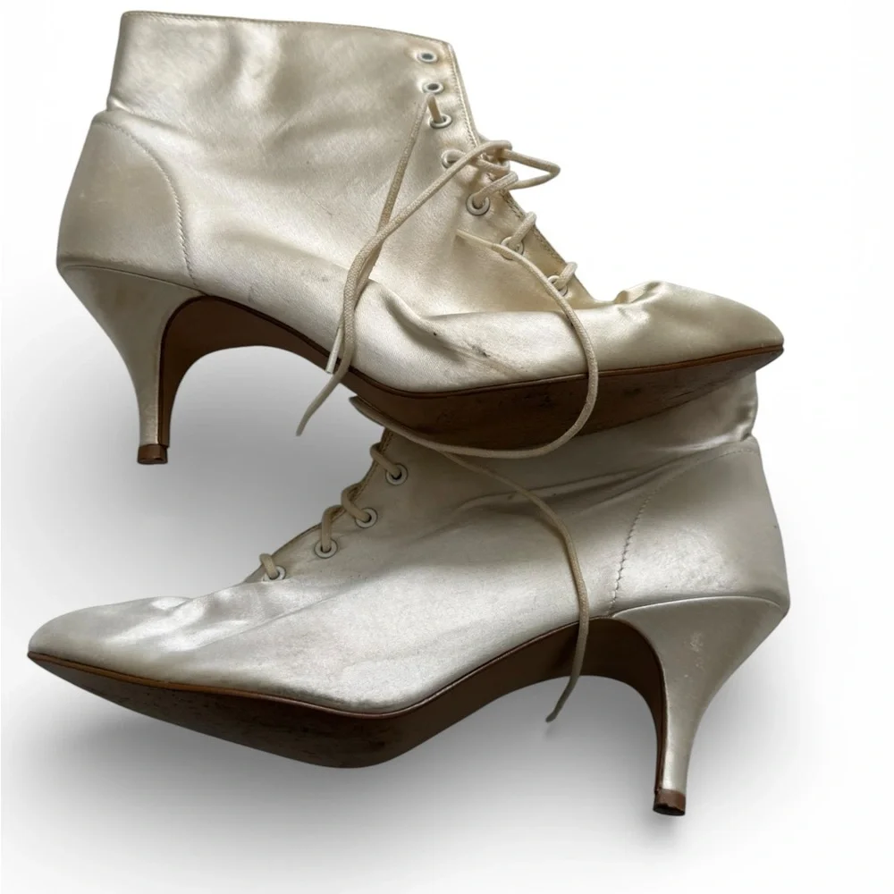 Vintage 70s Coloriffics 6.5 Victorian Style Ankle Wedding Boot Heel Ready to Dye